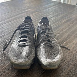 Grey Niki VAPORMAX